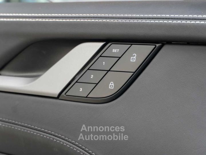 Porsche 992 Carrera 4S Sunroof VentilSeats Bose Lift - 14