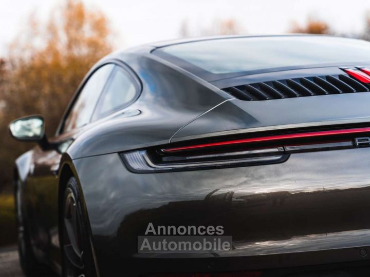 Porsche 992 Carrera Aventurine Green 21 Pano - 10