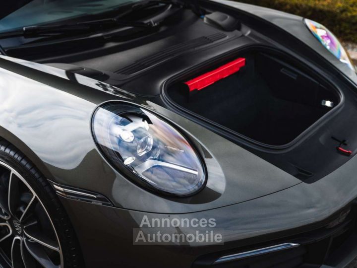 Porsche 992 Carrera Aventurine Green 21 Pano - 29