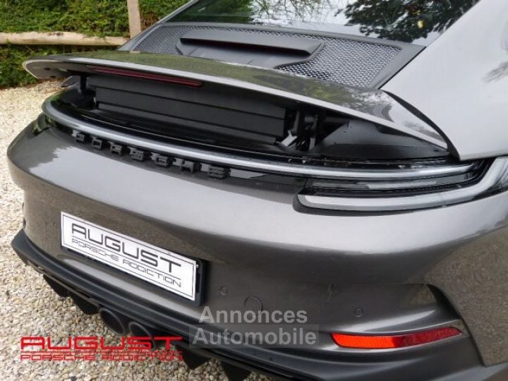 Porsche 992 GT3 Touring 2023 - 27