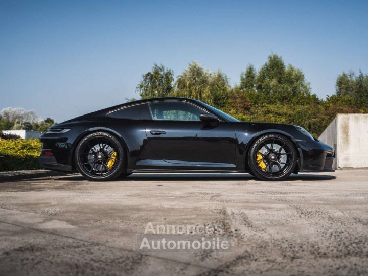 Porsche 992 GT3 Touring PCCB Lift Carbon BOSE Bucket - 6