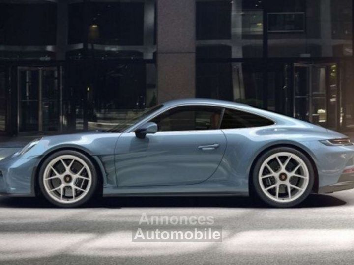 Porsche 992 S-T 4.0 Heritage Edition - 2