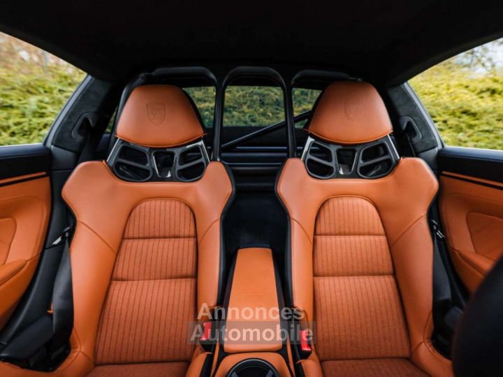 Porsche 992 S-T Lift 4.0 Heritage Editon Bucket Seats - 26