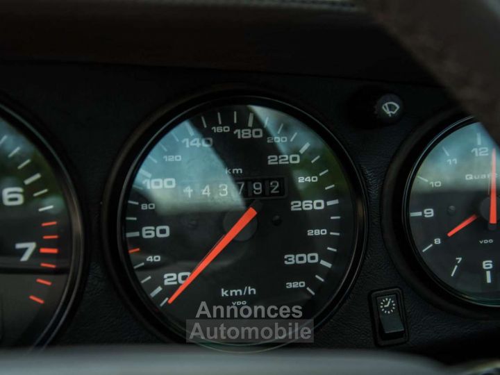 Porsche 993 911 TURBO - 19