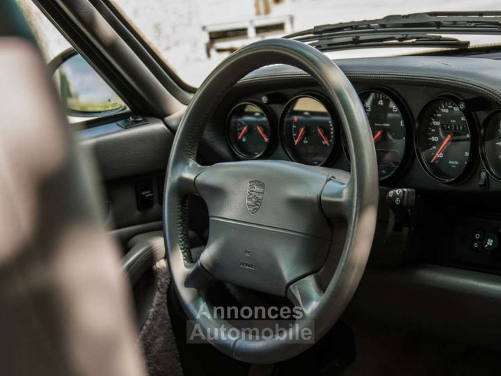 Porsche 993 911 TURBO - 21