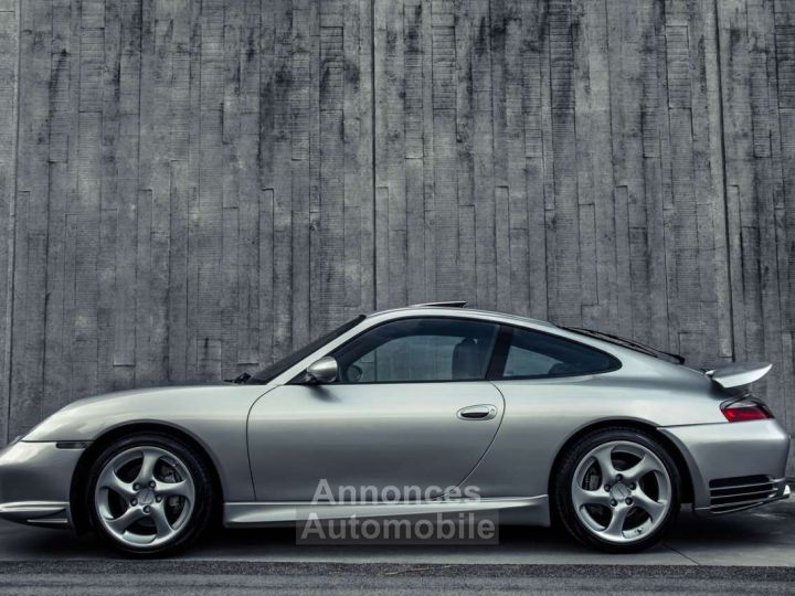 Porsche 996 911 CARRERA 4 - 5