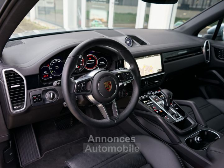 Porsche Cayenne (3) V6 3.0 E Hybrid - 1ère Main France - 895 €/mois - Révisé 08/2023 - Toit Pano, Roues AR Directrices, Susp. Pneumatique, Accès Confort, ... - Garant - 18