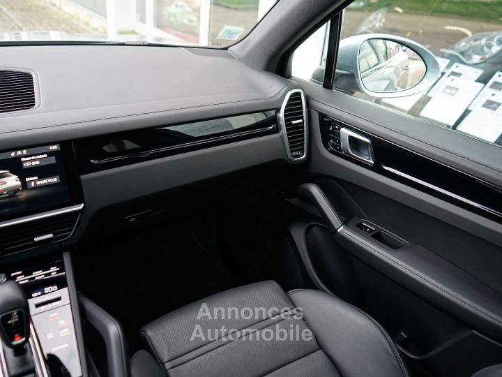 Porsche Cayenne (3) V6 3.0 E Hybrid - 1ère Main France - 895 €/mois - Révisé 08/2023 - Toit Pano, Roues AR Directrices, Susp. Pneumatique, Accès Confort, ... - Garant - 20