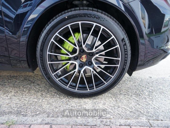 Porsche Cayenne III 3.0 V6 462 E-HYBRID TIPTRONIC BVA - Toit pano - Bose - Caméra 360 - Pack mémoire - PDLS+ - Sièges chauffants et ventilés - PASM - 40