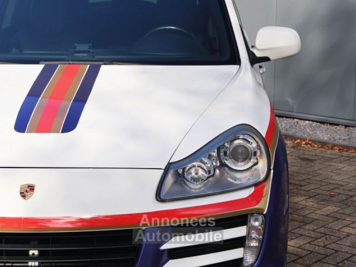 Porsche Cayenne S Rothmans 4.8 V8 with 385 bhp - 13