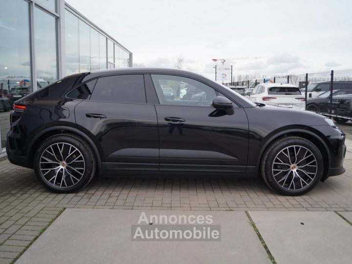 Porsche Macan 4 Electric Peformance PANO TREKHAAK ACC - 5