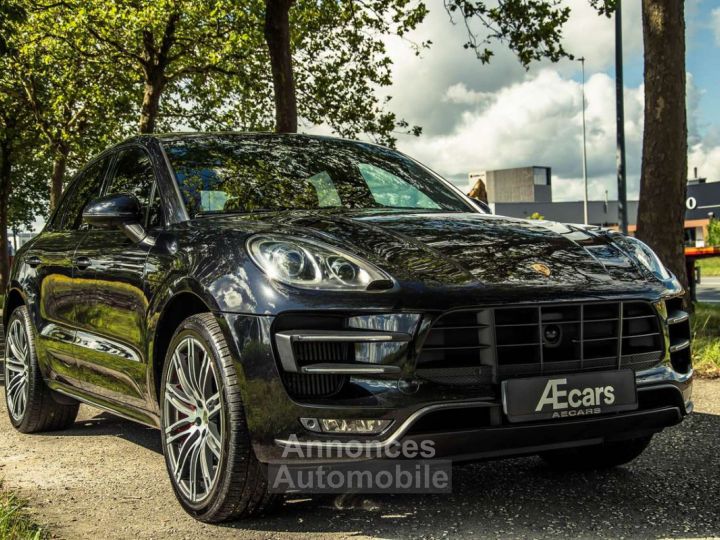 Porsche Macan TURBO - 8