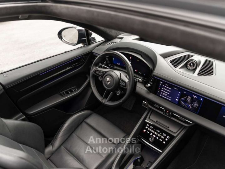 Porsche Macan TURBO EV 22-AIR-ACHTERAS-MATR-PANO-INNO-AUGM.HUD - 15