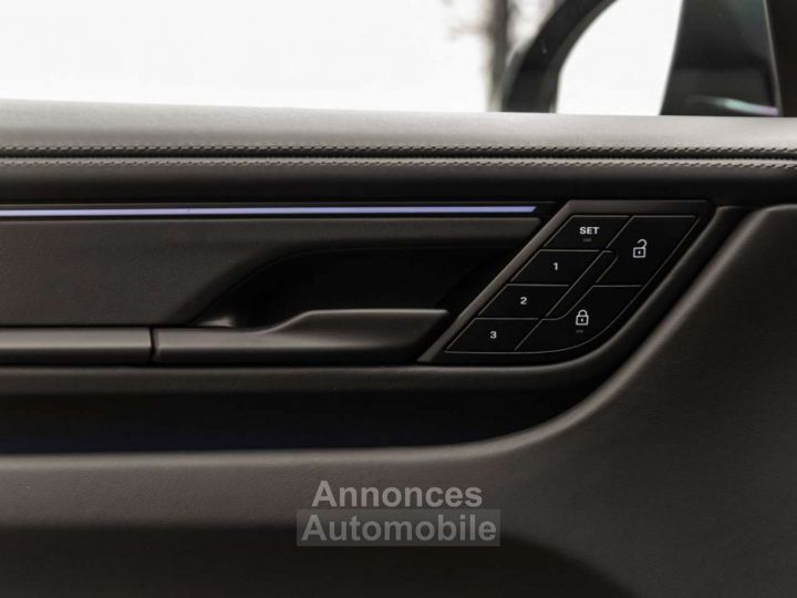 Porsche Macan TURBO EV 22-AIR-ACHTERAS-MATR-PANO-INNO-AUGM.HUD - 20