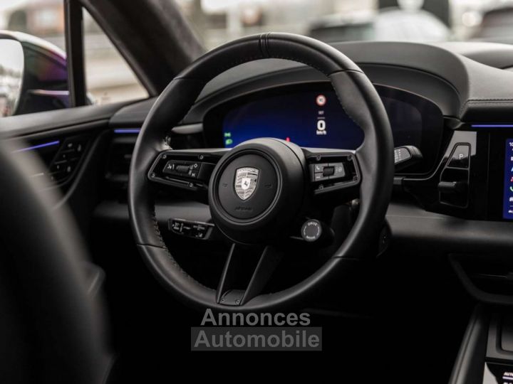 Porsche Macan TURBO EV 22-AIR-ACHTERAS-MATR-PANO-INNO-AUGM.HUD - 43