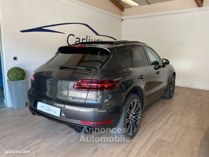 Porsche Macan Turbo Pack Performance – 3.6 V6 440ch A partir de 800 Avec plus 15 000 d’options Véhicule suivi chez  configuration - 2