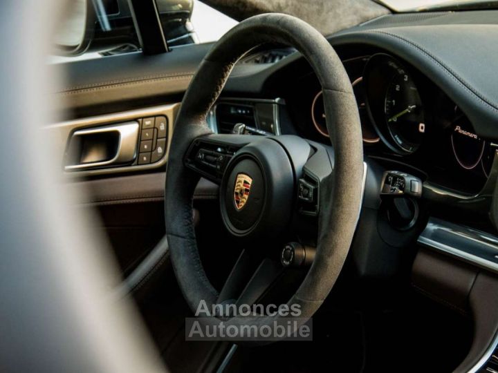 Porsche Panamera 4 E-HYBRID - 22