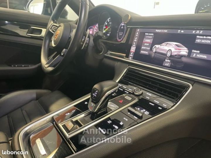 Porsche Panamera 4S E-Hybrid V6 2.9 biturbo 560 Ch Véhicule suivis et Français 4 roues motrices Avec plus de 22 000e d'options A partir 1 150 par mois - - 5