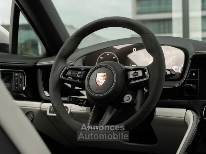 Porsche Panamera Hybr SportDesign Sportexhaust 2ndDisplay BOSE - 13