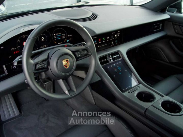 Porsche Taycan - - 4900 km - - Perfbatt Airsusp Sound Pano 22KW - 9