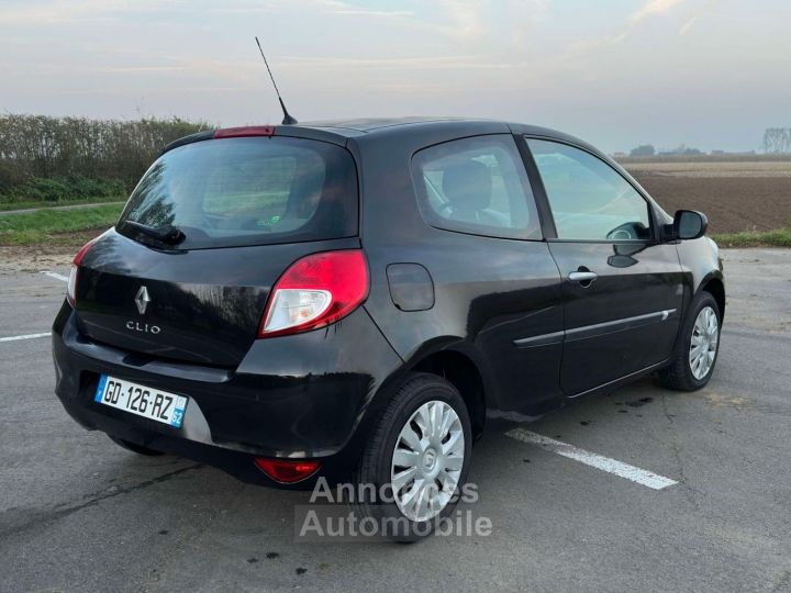 Renault Clio - 6