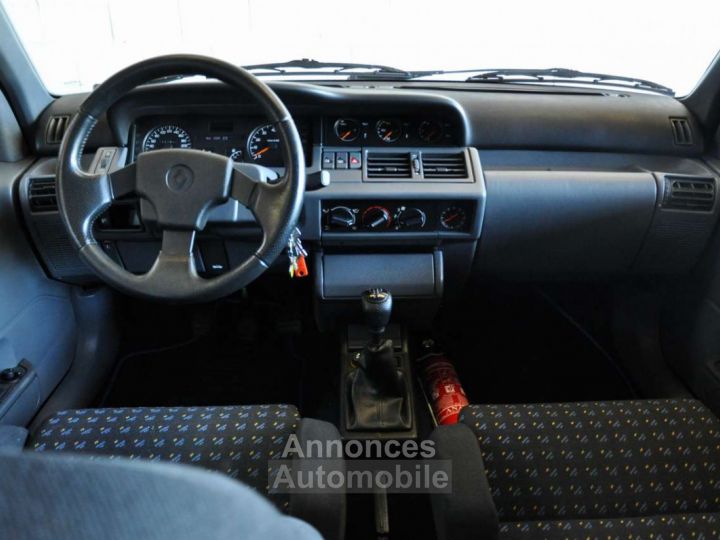 Renault Clio 16S 137cv - 11