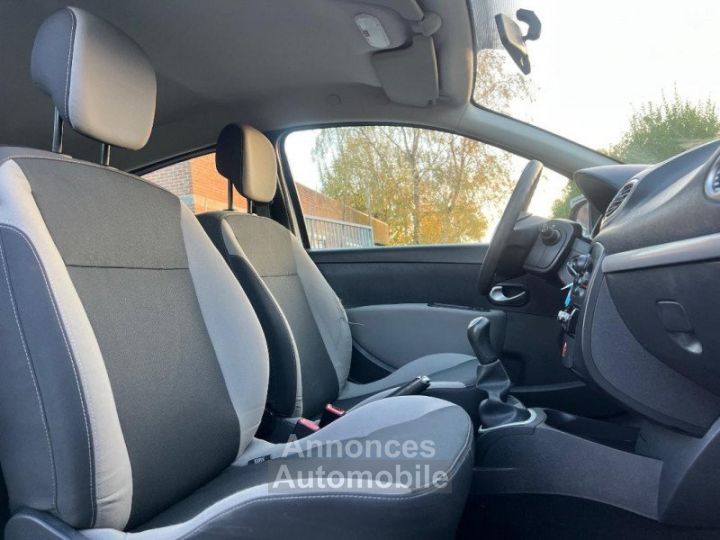 Renault Clio III 1.5 DCI 75CH AUTHENTIQUE ECO² 3P 08/2011 - GARANTIE - 11