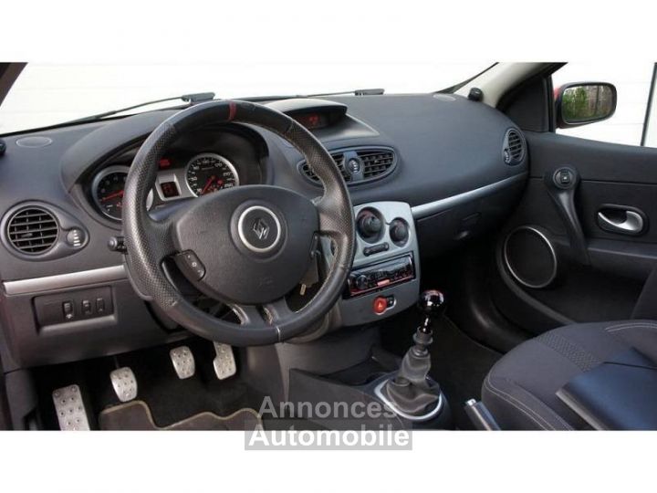 Renault Clio III 2.0 16v 200ch Sport - 6