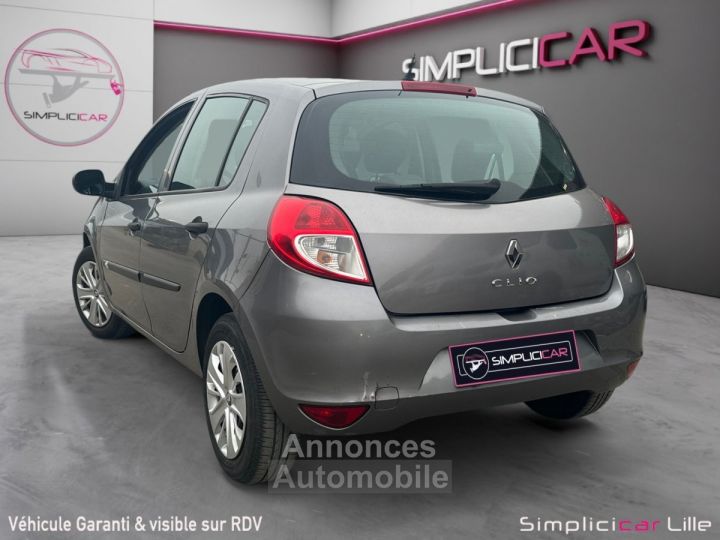 Renault Clio III 5 portes - 7