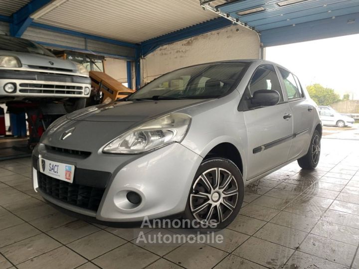 Renault Clio III (B/C85) 1.5 dCi 70ch Authentique 5p - 1