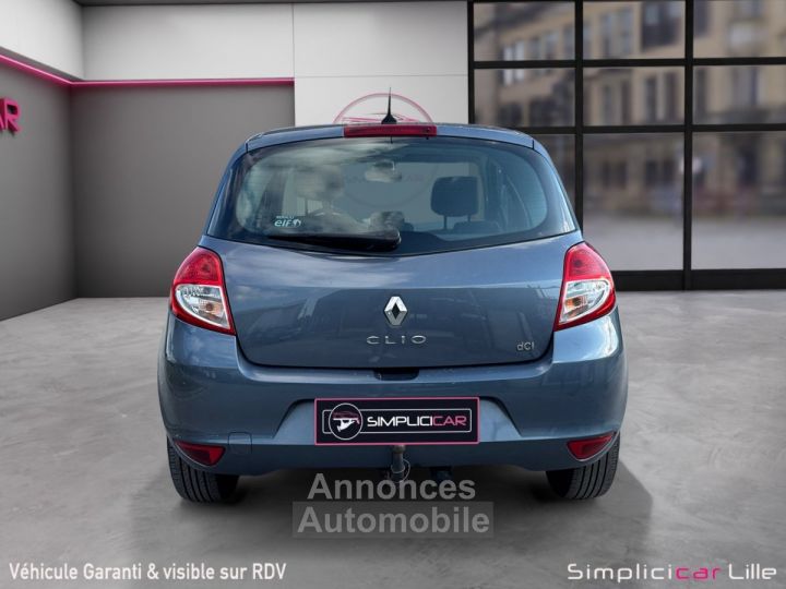 Renault Clio III dCi 75 eco2 20th anniversaire / Tom Tom Nav - 7