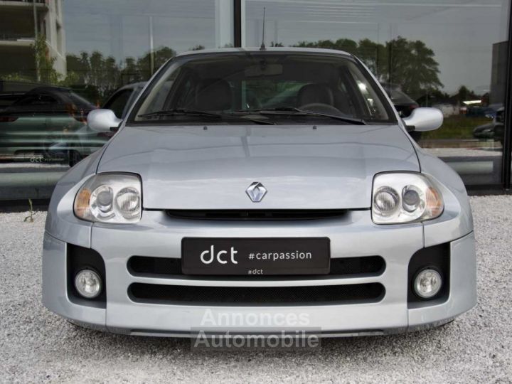 Renault Clio V6 3.0i 24v PHASE I UNIQUE Condition - 2