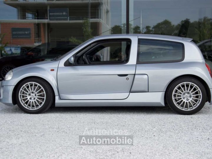 Renault Clio V6 3.0i 24v PHASE I UNIQUE Condition - 8