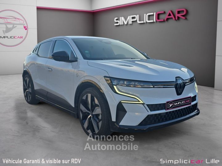 Renault Megane 2024 e-tech 220cv - 1