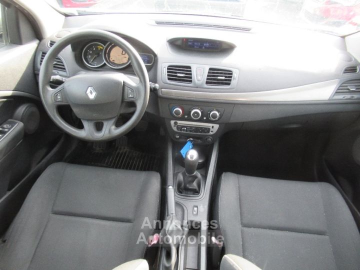 Renault Megane III  dCi 90 eco2 Expression Clim/Regulateur de vitesse/bluetooth - 7