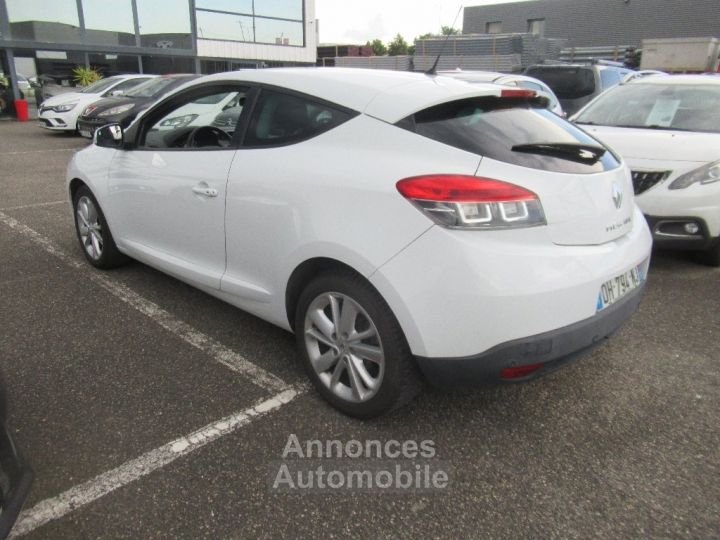 Renault Megane III COUPE  dCi 110 Energy eco2 Intens - 6