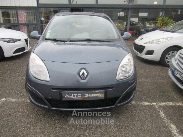 Renault Twingo II 1.2 16v 75 cv - 2