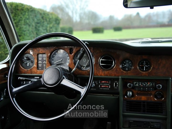 Rolls Royce Corniche - 15
