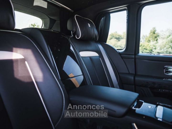 Rolls Royce Cullinan Black Badge Theatre Shooting Star Coachline - 8