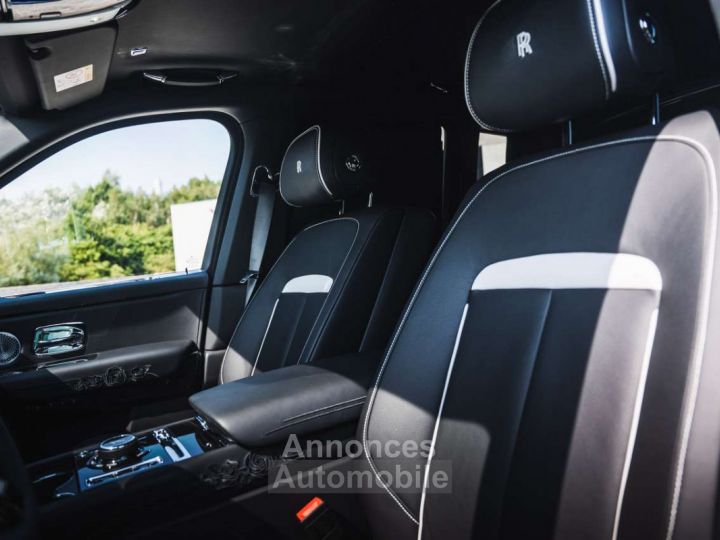 Rolls Royce Cullinan Black Badge Theatre Shooting Star Coachline - 23