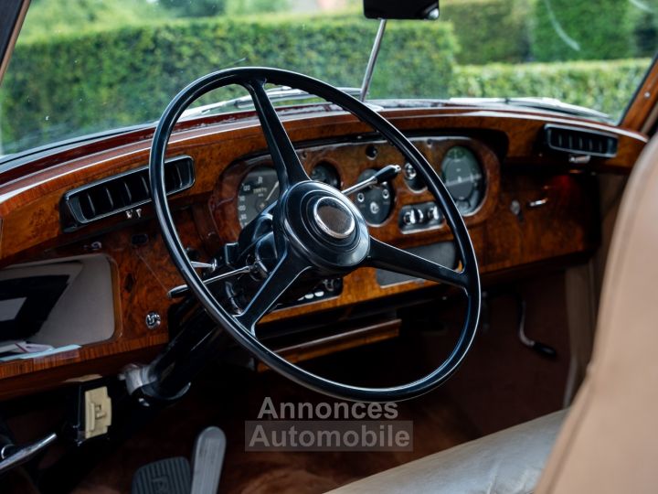 Rolls Royce Silver Cloud S2 Drophead by H J Mulliner - 1 of 107ex - 19