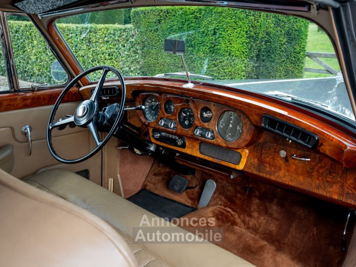 Rolls Royce Silver Cloud S2 Drophead by H J Mulliner - 1 of 107ex - 23