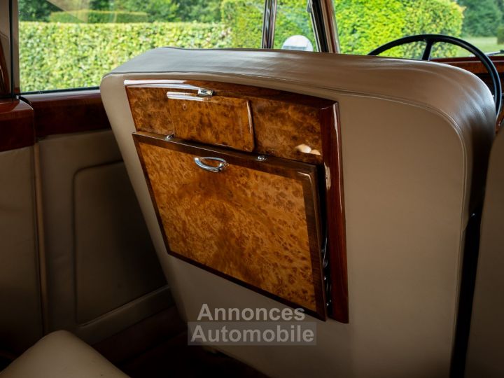 Rolls Royce Silver Cloud S2 Drophead by H J Mulliner - 1 of 107ex - 27