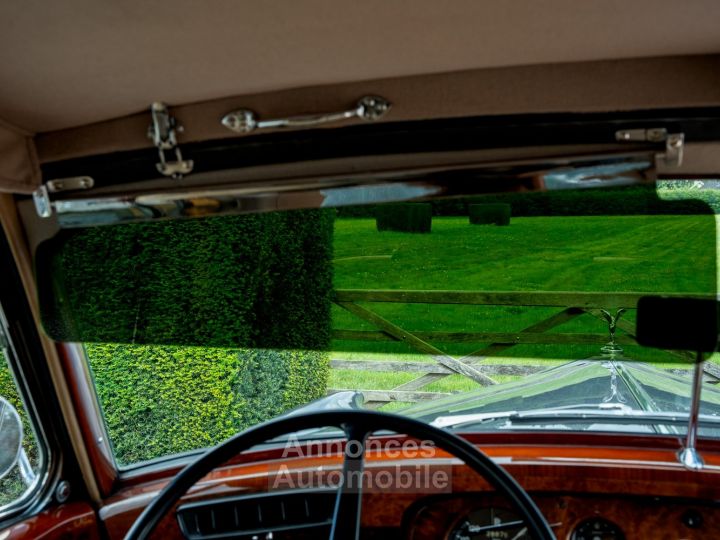 Rolls Royce Silver Cloud S2 Drophead by H J Mulliner - 1 of 107ex - 32