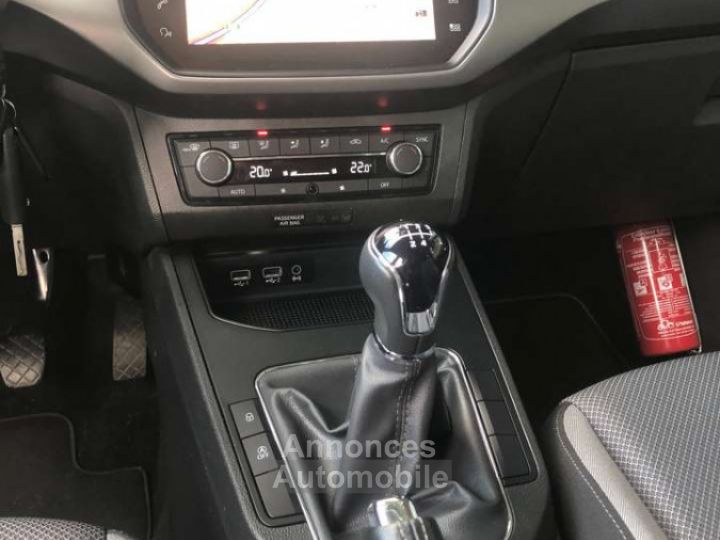 Seat Ibiza 1.0 TSI Style Connect ( Navigation Clim Jallu Ect) - 16