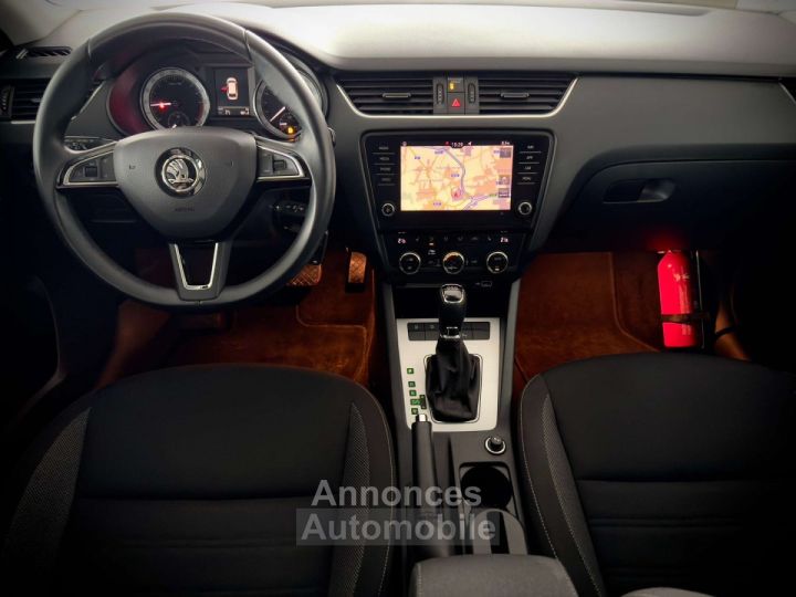 Skoda Octavia BREAK 1.6TDi 1ERPRO BOITE AUTO GPS CARPLAY PDC TVA - 14