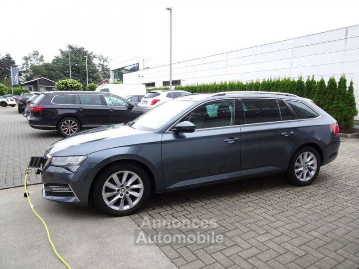 Skoda Superb 1.4TSi PHEV (160 kW) DSG,LED,CAMERA,CARPLAY,KEYLES - 2