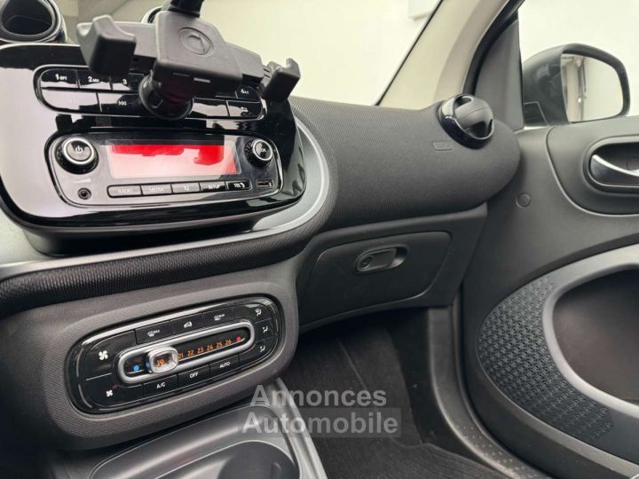 Smart Fortwo EQ Cabrio Prime - - 11