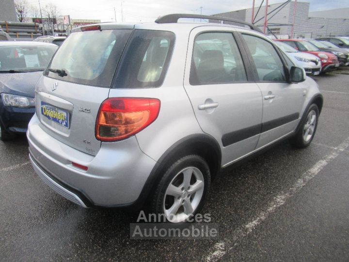 Suzuki SX4 S-Cross 1.9 DDiS GLX 4x4 - 4