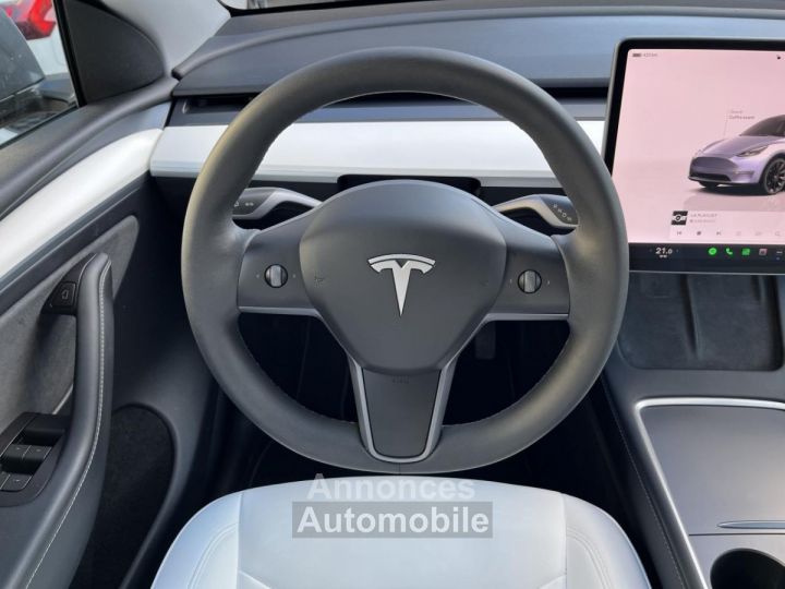 Tesla Model Y AWD  Long Range - 11